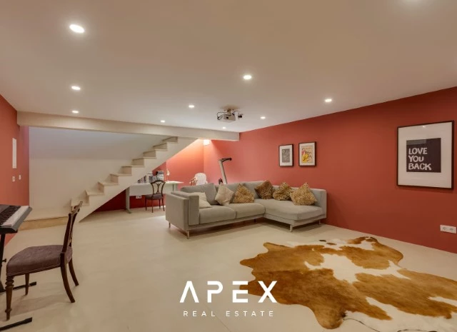 Exclusive Long Term Rental | Superb 5 bedroom, 5 bathroom Boutique Villa