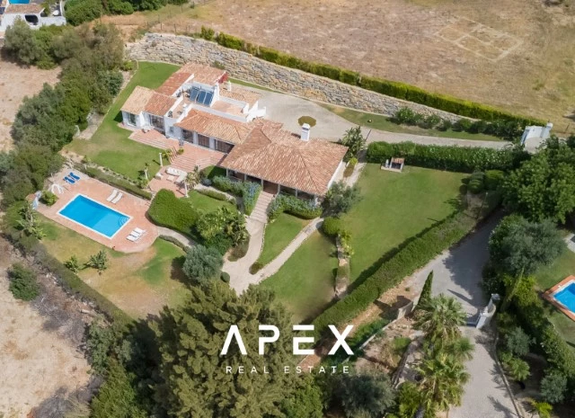 Exclusive Long Term Rental | Superb 5 bedroom, 5 bathroom Boutique Villa