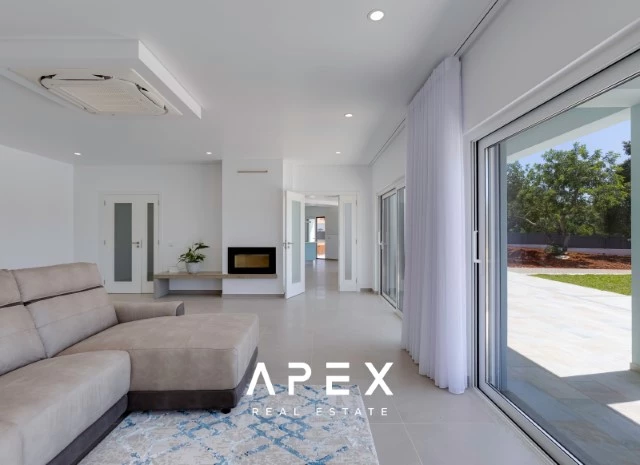 Large brand new Long Term Rental Four Bedroom Villa on a 8200m2 plot