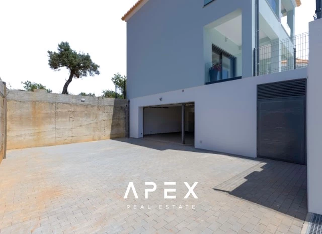 Large brand new Long Term Rental Four Bedroom Villa on a 8200m2 plot