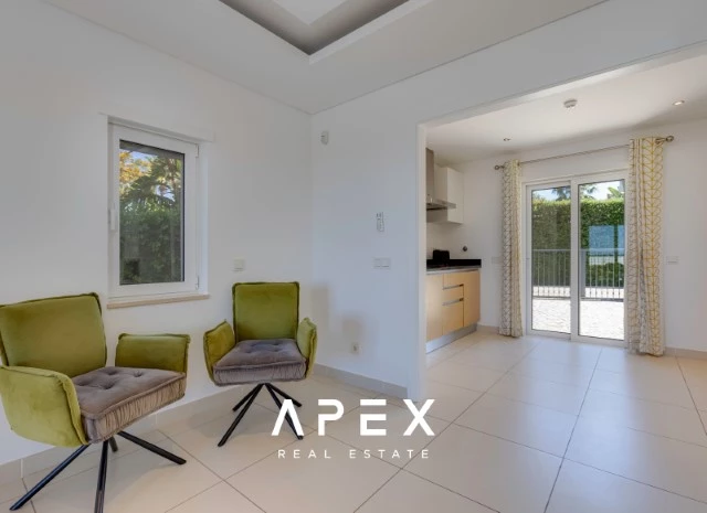 4 Bedroom Townhouse Ocean View | End of Terrace Townhouse