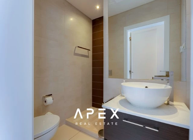 4 Bedroom Townhouse Ocean View | End of Terrace Townhouse