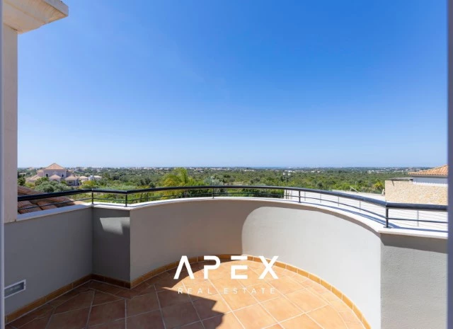 4 Bedroom Townhouse Ocean View | End of Terrace Townhouse