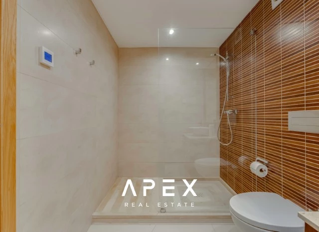 4 Bedroom Townhouse Ocean View | End of Terrace Townhouse