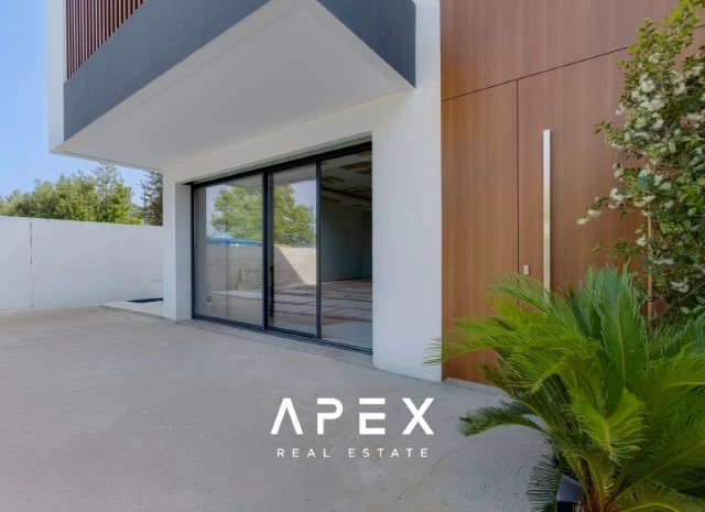 Experience the Height of Luxury with our Modern Smart Home 4 Bedroom, 4 Bathroom Villa in Vilamoura