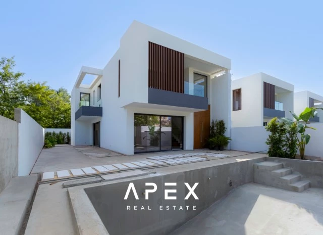 Experience the Height of Luxury with our Modern Smart Home 4 Bedroom, 4 Bathroom Villa in Vilamoura