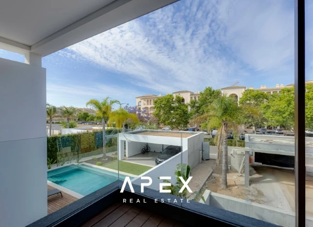 Experience the Height of Luxury with our Modern Smart Home 4 Bedroom, 4 Bathroom Villa in Vilamoura