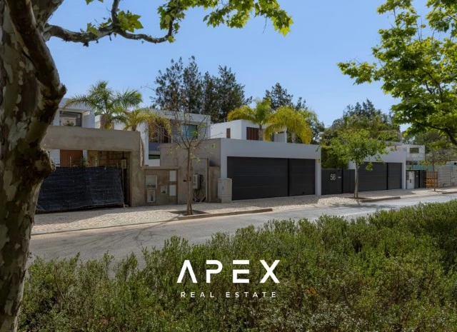 Experience the Height of Luxury with our Modern Smart Home 4 Bedroom, 4 Bathroom Villa in Vilamoura