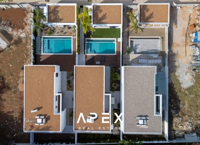 Experience the Height of Luxury with our Modern Smart Home 4 Bedroom, 4 Bathroom Villa in Vilamoura