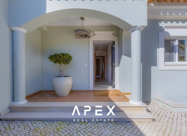 Four Bedroom Townhouse Crest