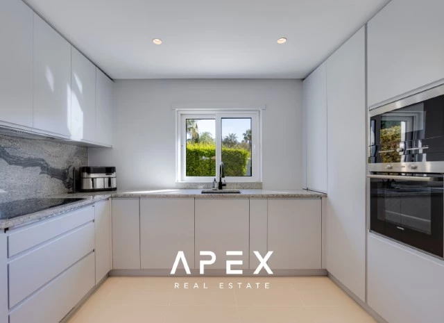 Four Bedroom Townhouse Crest