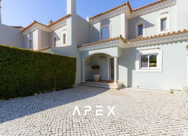 Four Bedroom Townhouse Crest