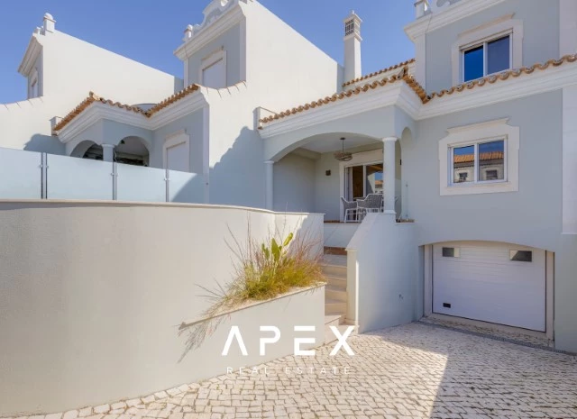 Four Bedroom Townhouse Crest