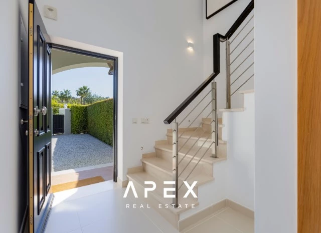 Four Bedroom Townhouse Crest