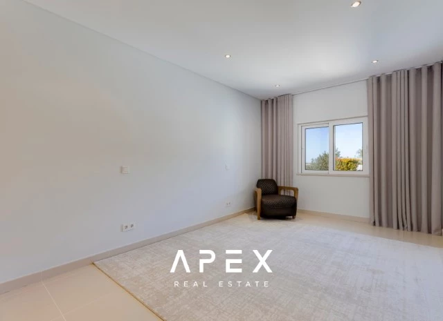 Four Bedroom Townhouse Crest
