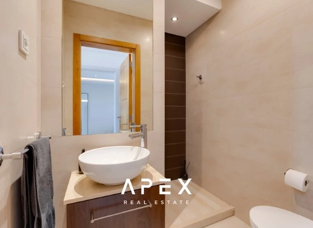 Four Bedroom Townhouse Crest