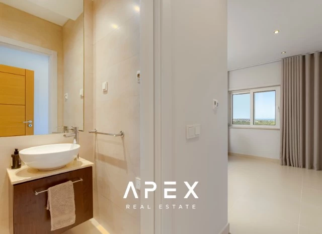 Four Bedroom Townhouse Crest