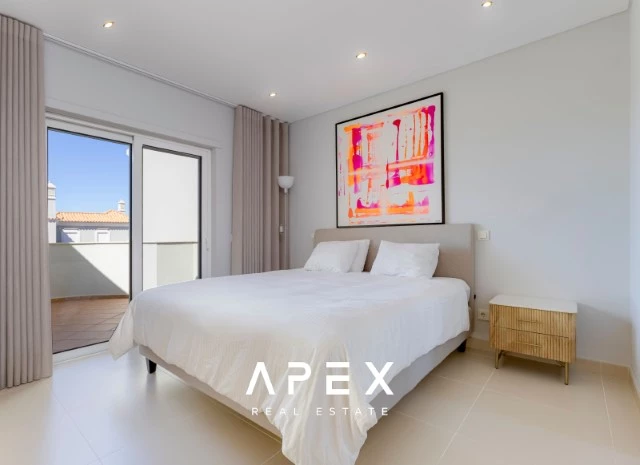 Four Bedroom Townhouse Crest
