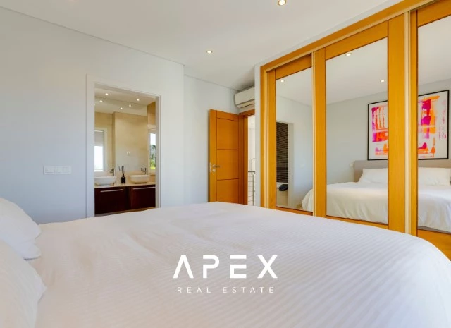Four Bedroom Townhouse Crest