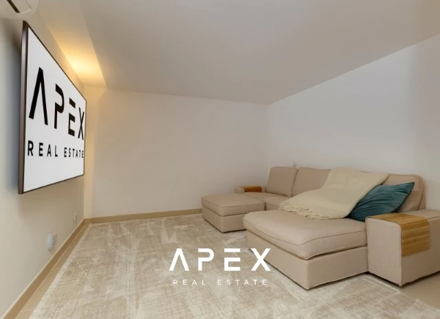 Four Bedroom Townhouse Crest
