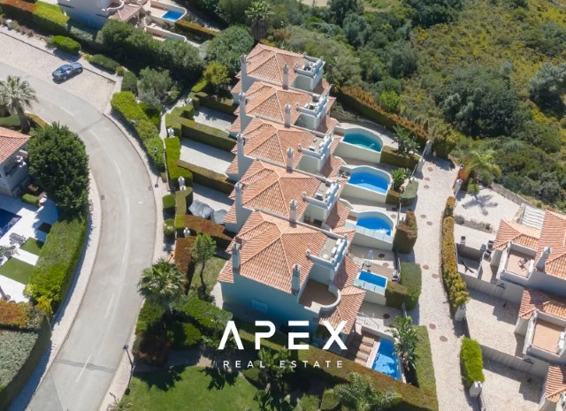 Four Bedroom Townhouse Crest