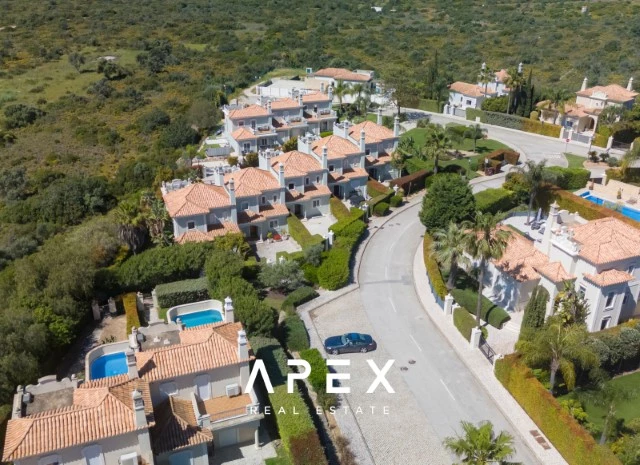 Four Bedroom Townhouse Crest