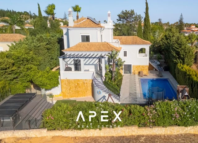 Luxurious Five-Bedroom Villa with Stunning Sea View