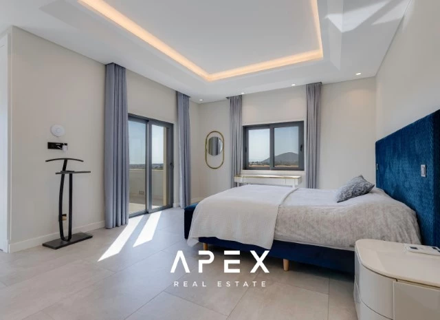 Luxurious Five-Bedroom Villa with Stunning Sea View