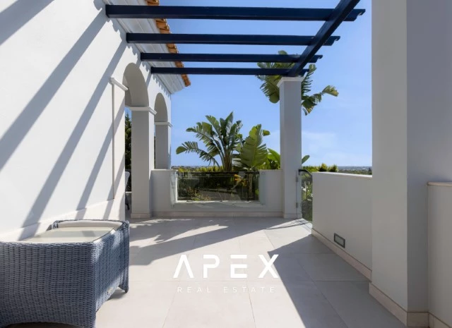 Luxurious Five-Bedroom Villa with Stunning Sea View