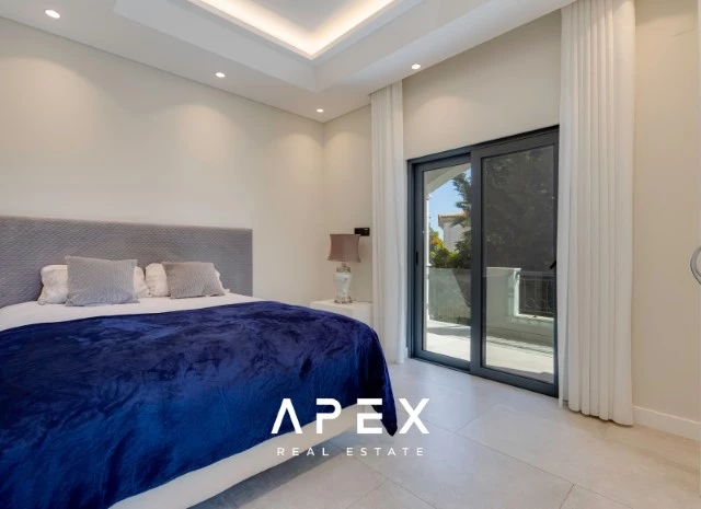 Luxurious Five-Bedroom Villa with Stunning Sea View