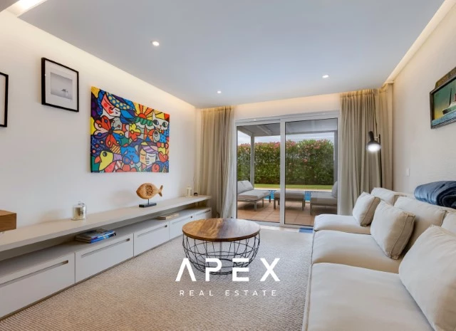 Exclusive 3 Bedroom Villa Boasting Breathtaking Ocean Views