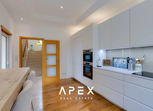 Exclusive 3 Bedroom Villa Boasting Breathtaking Ocean Views
