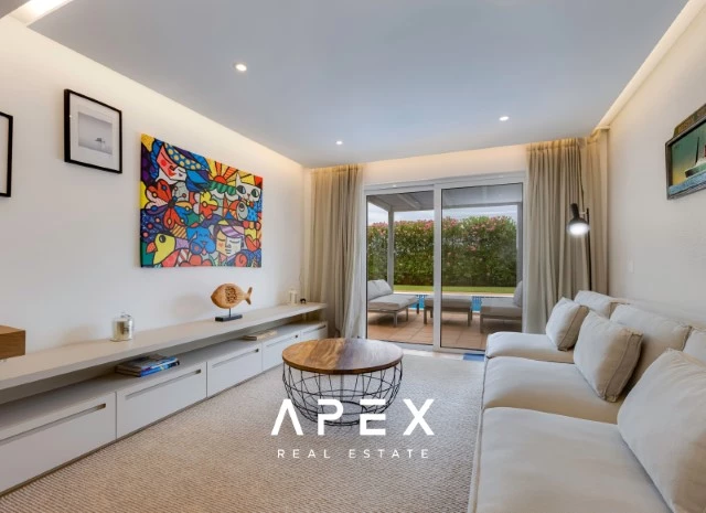 Exclusive 3 Bedroom Villa Boasting Breathtaking Ocean Views