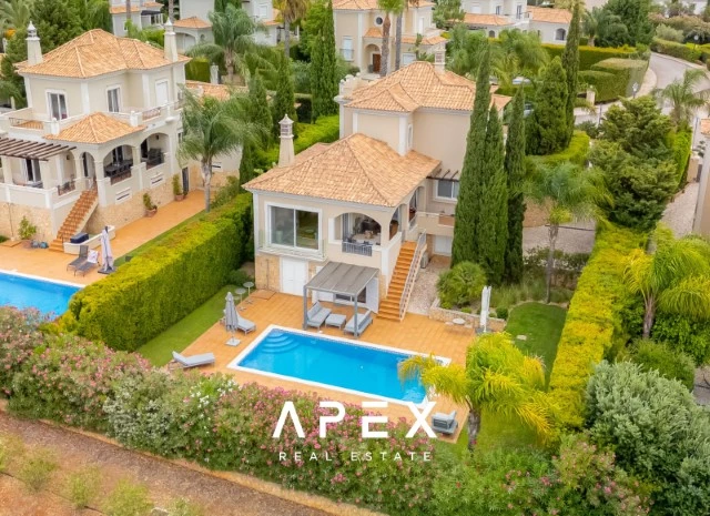 Exclusive 3 Bedroom Villa Boasting Breathtaking Ocean Views