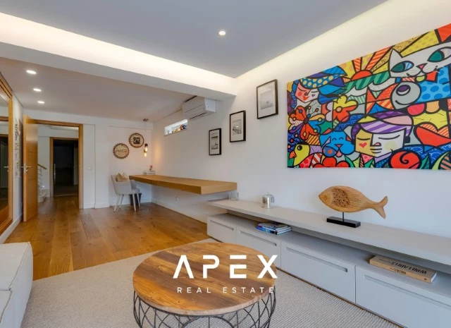 Exclusive 3 Bedroom Villa Boasting Breathtaking Ocean Views