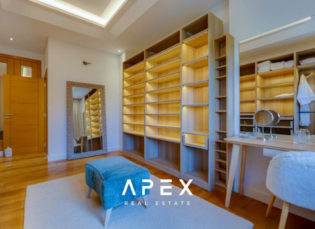 Exclusive 3 Bedroom Villa Boasting Breathtaking Ocean Views