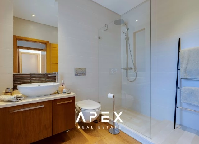 Exclusive 3 Bedroom Villa Boasting Breathtaking Ocean Views