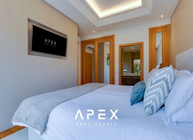 Exclusive 3 Bedroom Villa Boasting Breathtaking Ocean Views