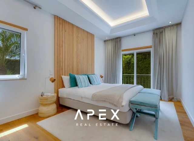 Exclusive 3 Bedroom Villa Boasting Breathtaking Ocean Views