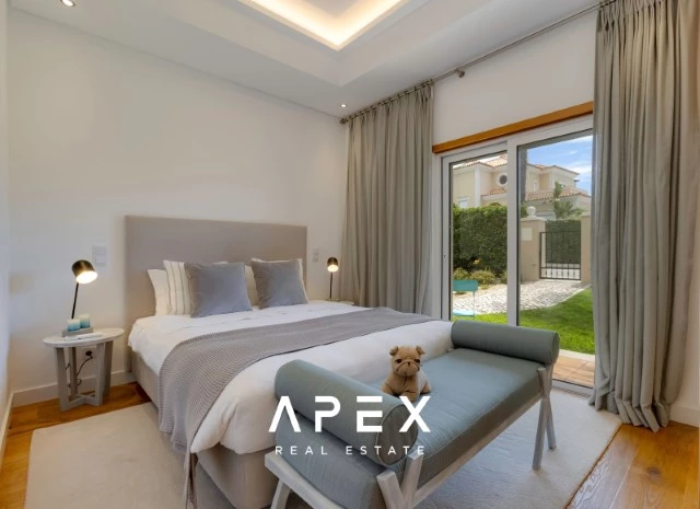 Exclusive 3 Bedroom Villa Boasting Breathtaking Ocean Views