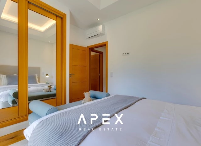 Exclusive 3 Bedroom Villa Boasting Breathtaking Ocean Views
