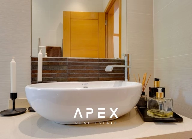 Exclusive 3 Bedroom Villa Boasting Breathtaking Ocean Views