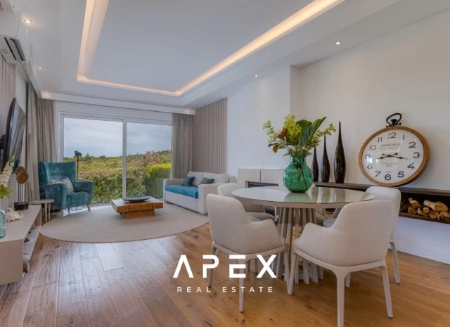 Exclusive 3 Bedroom Villa Boasting Breathtaking Ocean Views