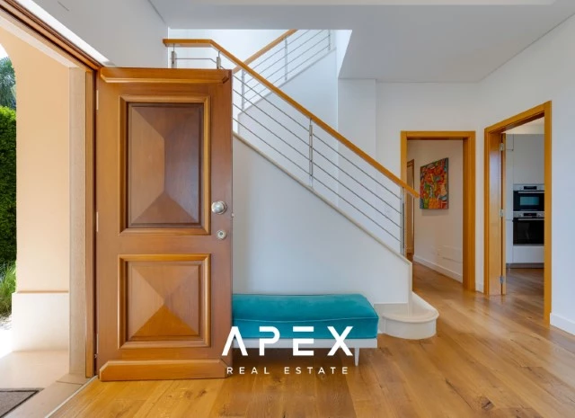 Exclusive 3 Bedroom Villa Boasting Breathtaking Ocean Views