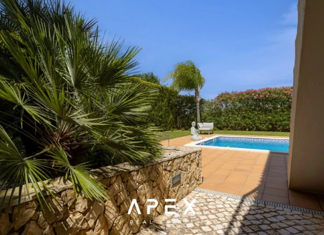 Exclusive 3 Bedroom Villa Boasting Breathtaking Ocean Views