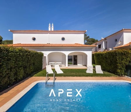 Exclusive 3 Bedroom Villa Boasting Breathtaking Ocean Views