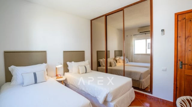 Beach 3 Bedroom Townhouse in Vale do Lobo 2 minutes to the beach