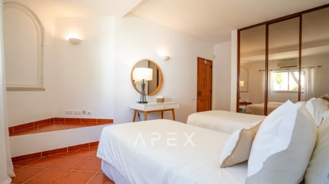 Beach 3 Bedroom Townhouse in Vale do Lobo 2 minutes to the beach