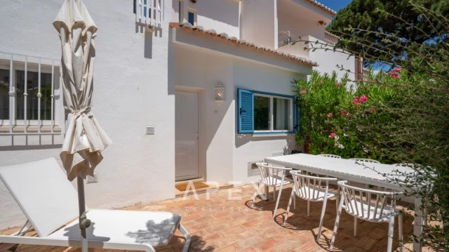 Beach 3 Bedroom Townhouse in Vale do Lobo 2 minutes to the beach