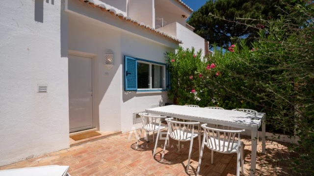 Beach 3 Bedroom Townhouse in Vale do Lobo 2 minutes to the beach